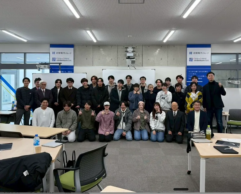 富山大学での講義の集合写真