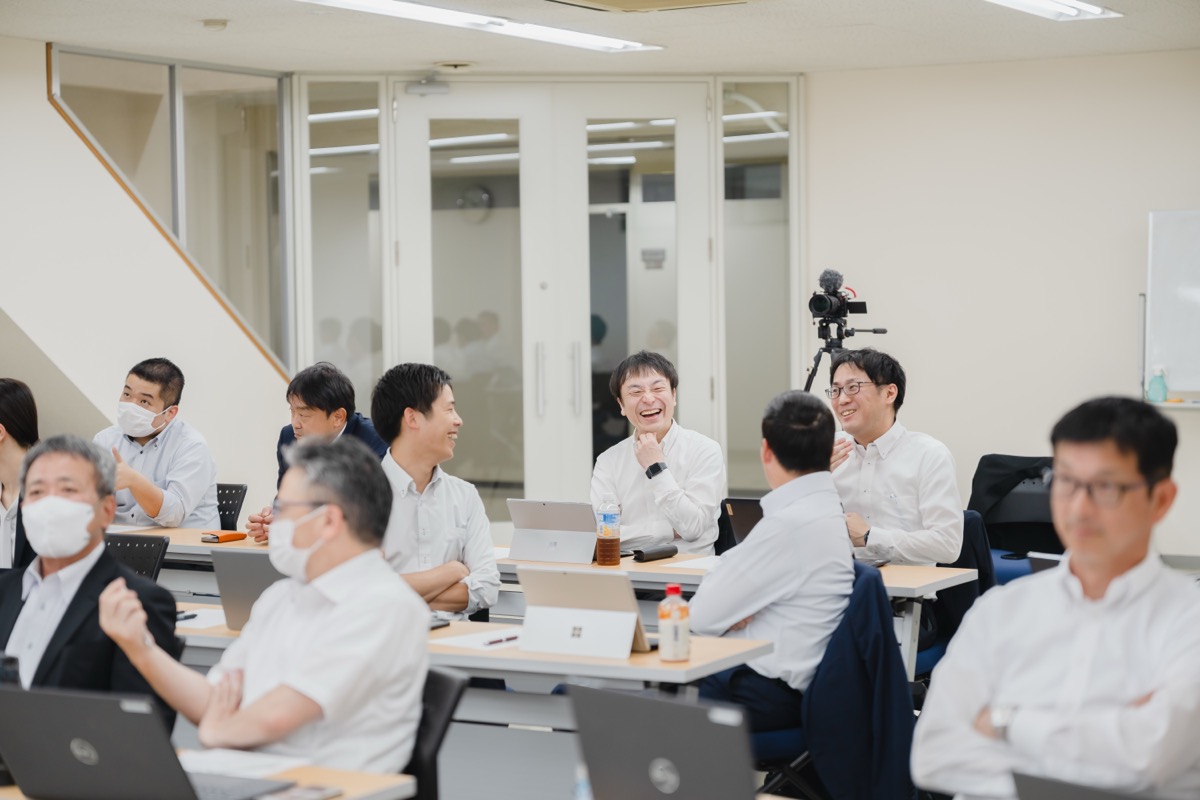 笑顔があふれる研修の様子