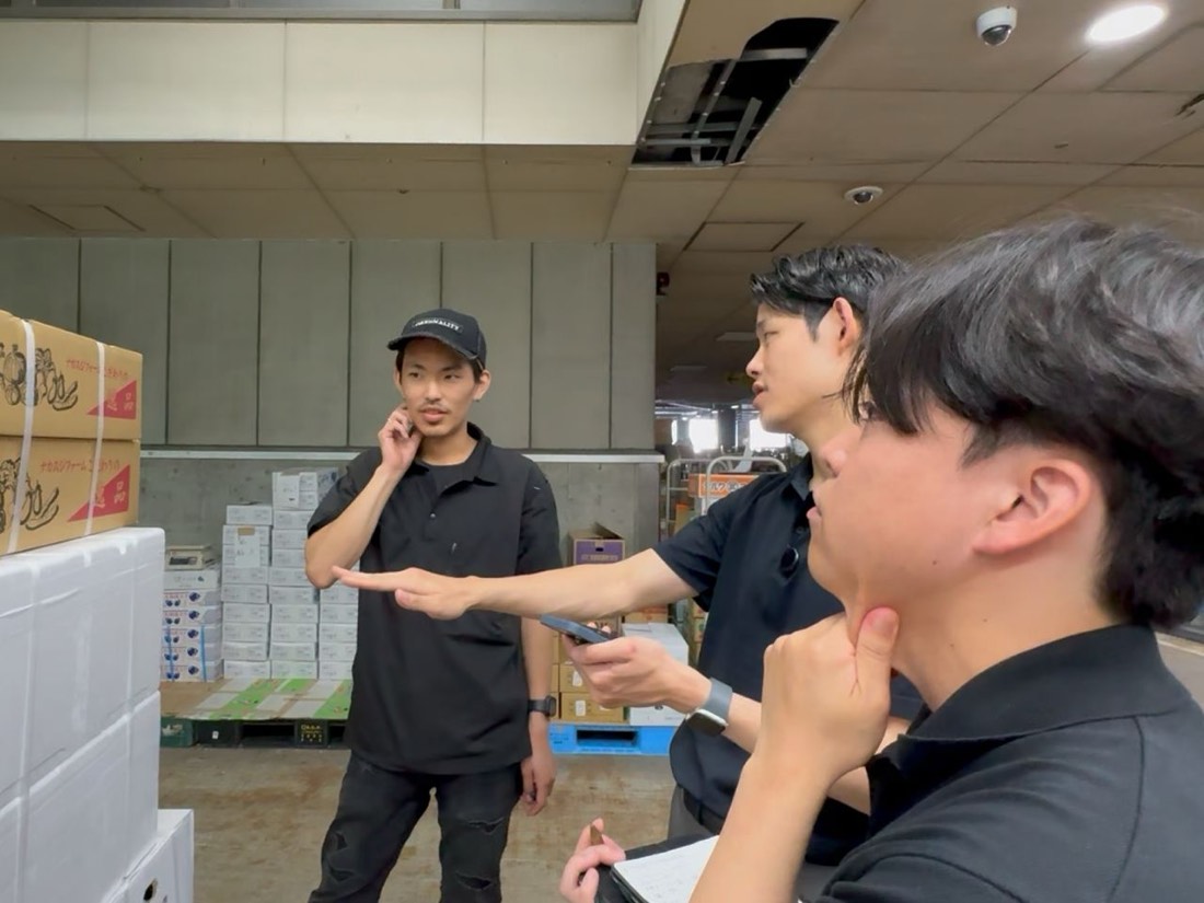 現場スタッフへのヒアリングの様子